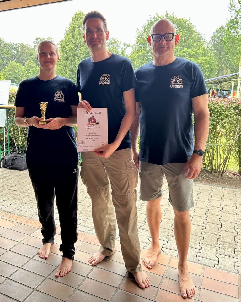 Schwimmer gewinnen die 100x100m Staffel in Mörfelden